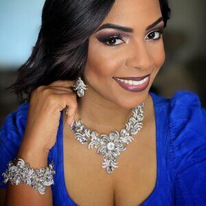 The Gesphania Zi Necklace & Bracelet